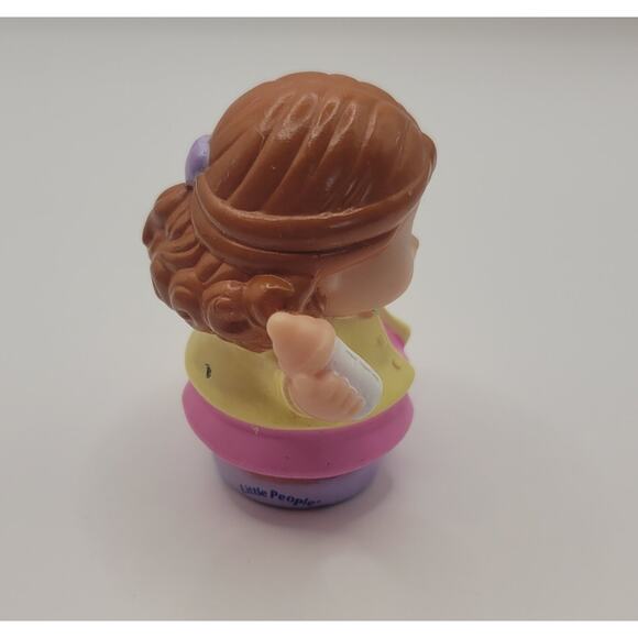 Vintage 2001 Little People Mom Baby Sitter with Bottle and Burp Rag Figurine Toy - Picture 3 of 5